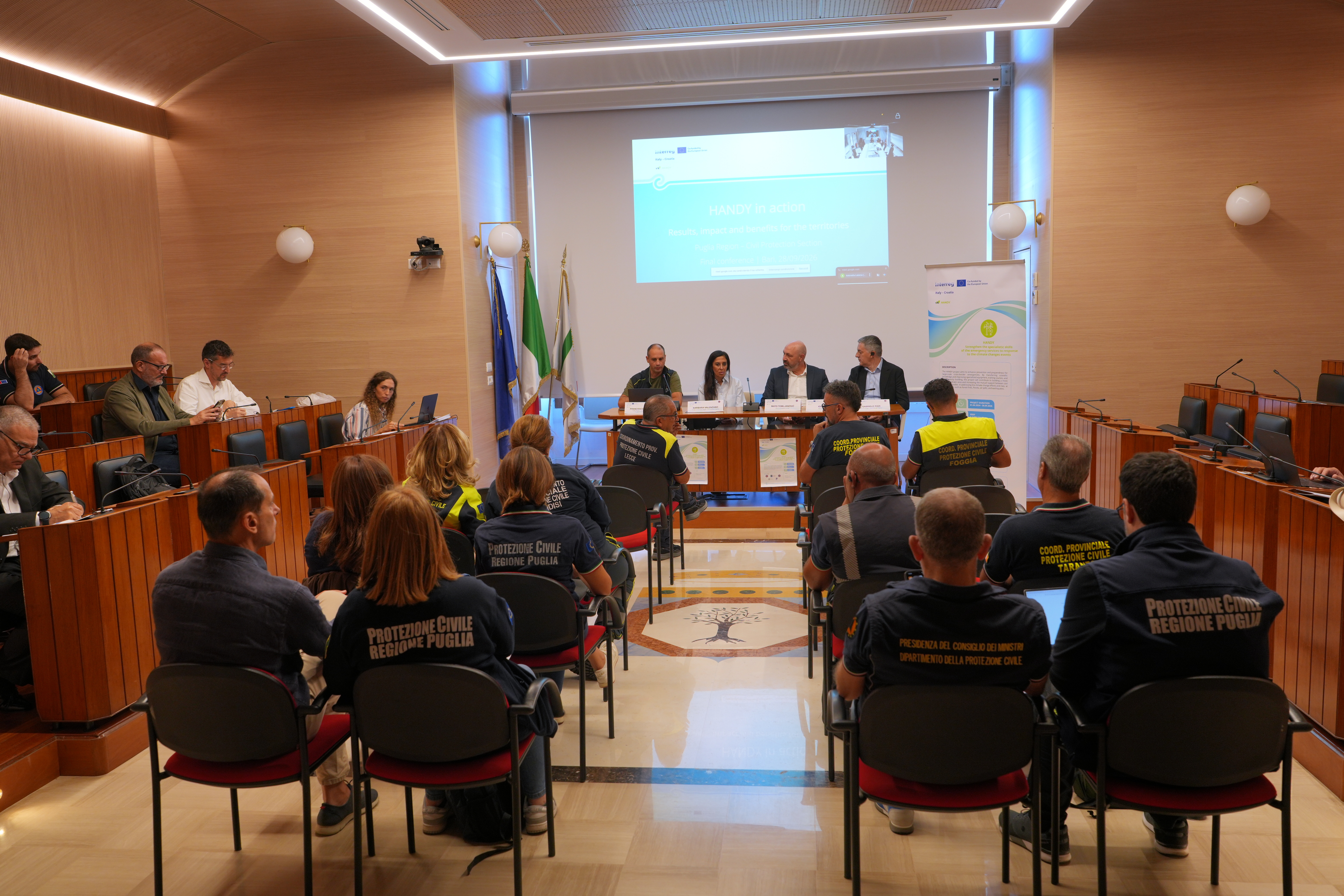 Galleria Interreg HANDY Italia-Croazia - Formazione, prevenzione e cooperazione transfrontaliera al centro dell’evento conclusivo del progetto guidato dalla Sezione Protezione Civile Regione Puglia - Diapositiva 3 di 7