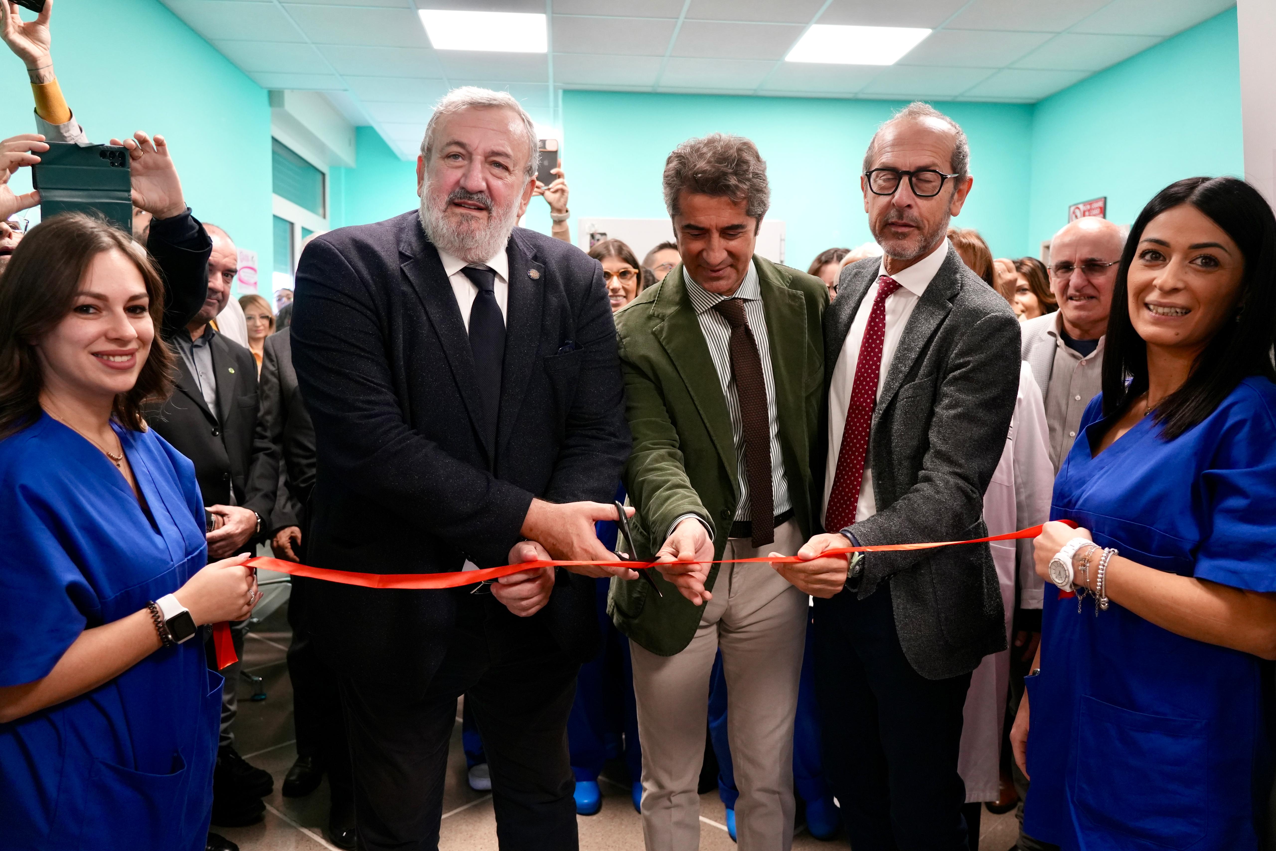 Galleria Altamura, Emiliano inaugura la nuova sede della NPIA: 800 metri quadri dedicati a bambini e adolescenti - Diapositiva 2 di 20