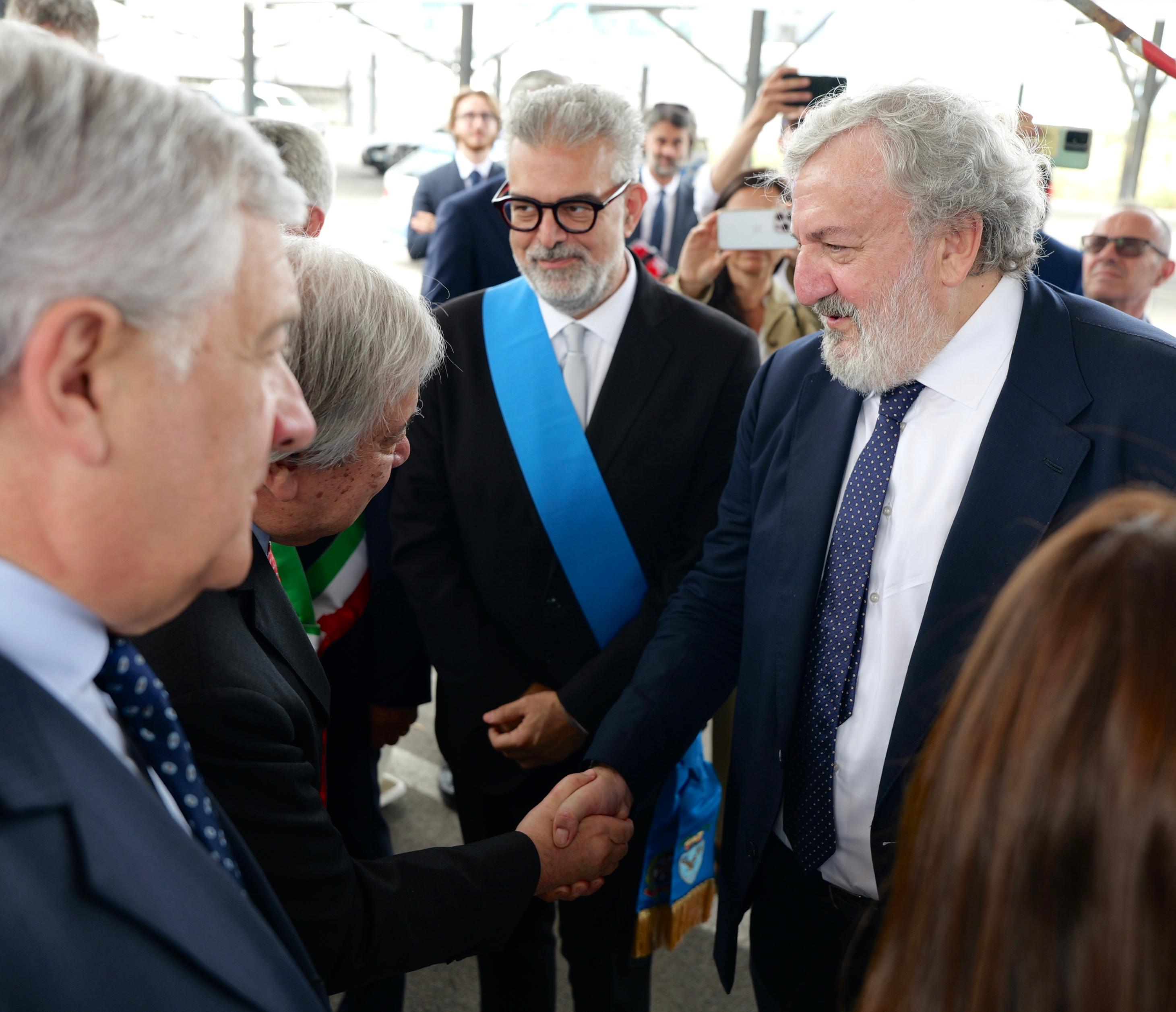 Galleria Il Presidente Emiliano alla celebrazione del trentennale della base Onu di Brindisi con il segretario generale Onu Guterres e il ministro Tajani - Diapositiva 16 di 17