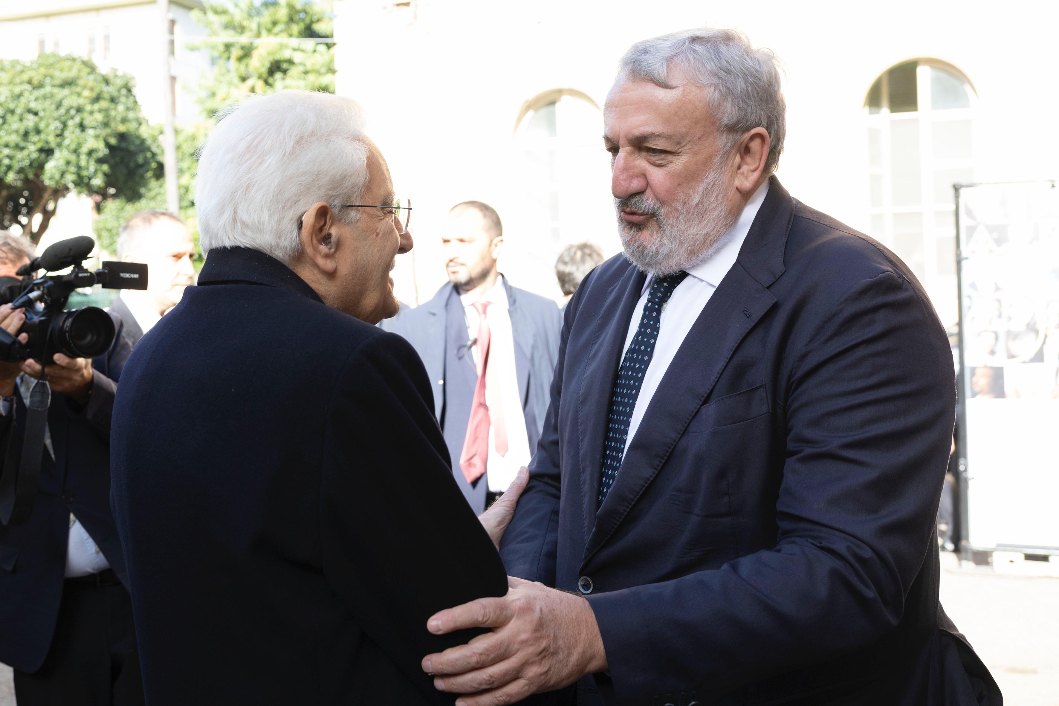 Galleria EMILIANO ALL’ASSEMBLEA NAZIONALE UPI A LECCE ALLA PRESENZA DEL PRESIDENTE MATTARELLA - Diapositiva 5 di 7