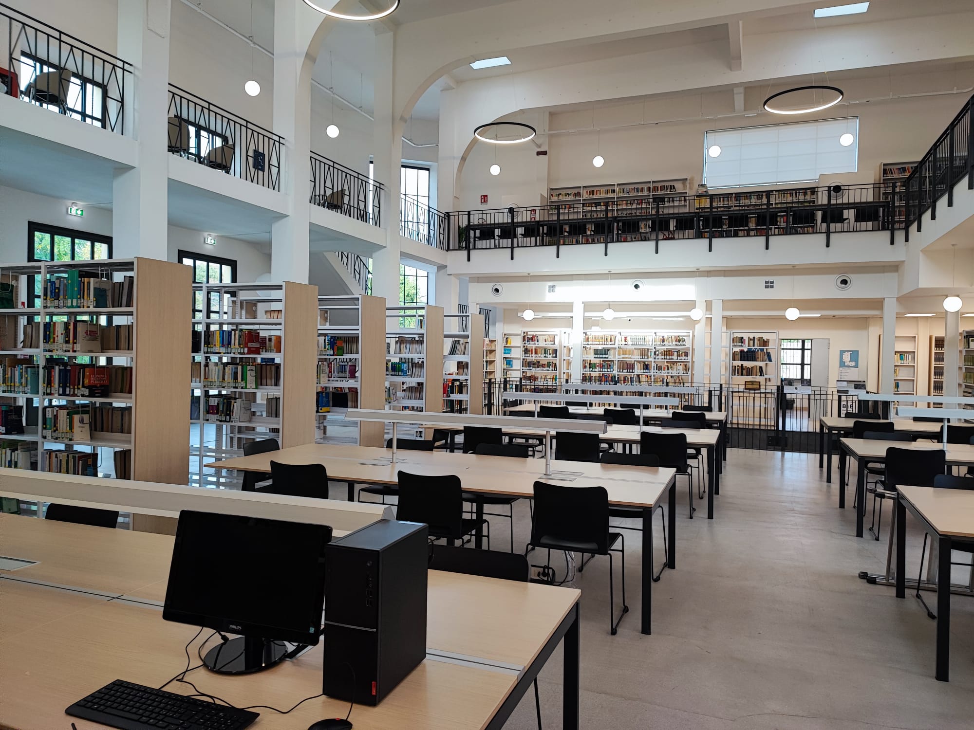 Galleria Community Library: Inaugurata oggi la nuova sede della Biblioteca di Area economica dell’Università di Foggia. - Diapositiva 7 di 8
