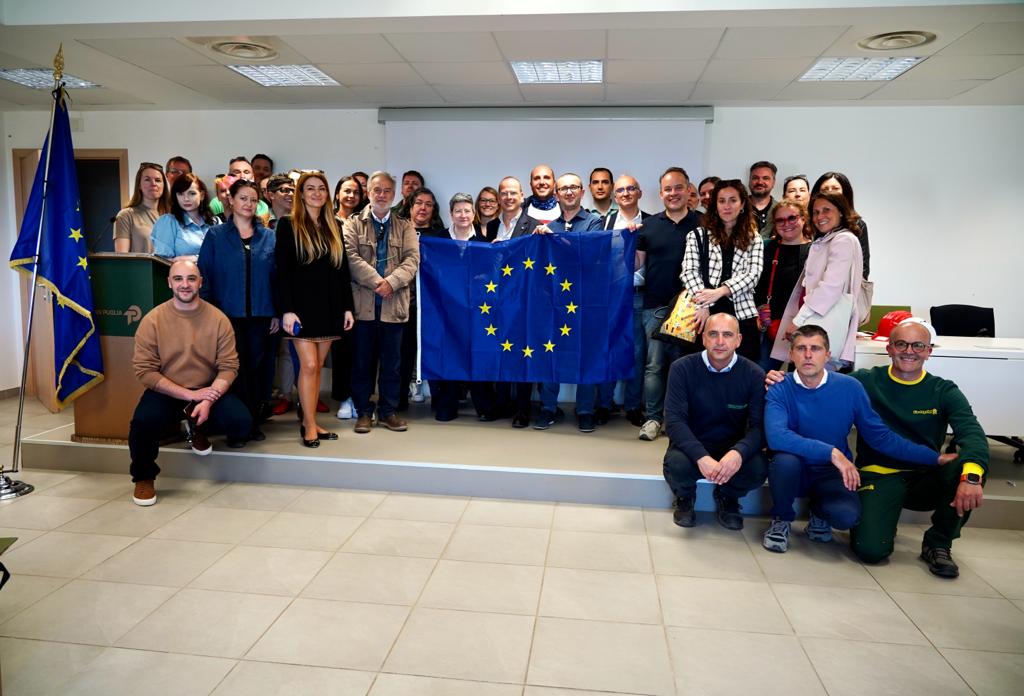 Galleria A Bari seminario sulla comunicazione dei fondi europei con i responsabili di 16 paesi Ue e della Commissione europea - Diapositiva 5 di 10