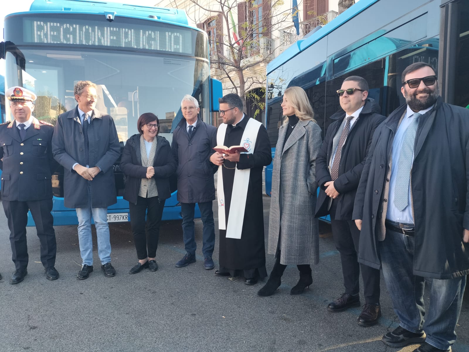 Galleria Trasporti, l’assessore Ciliento a Trani per la presentazione di 3 nuovi autobus a metano dell’Amet - Diapositiva 3 di 6