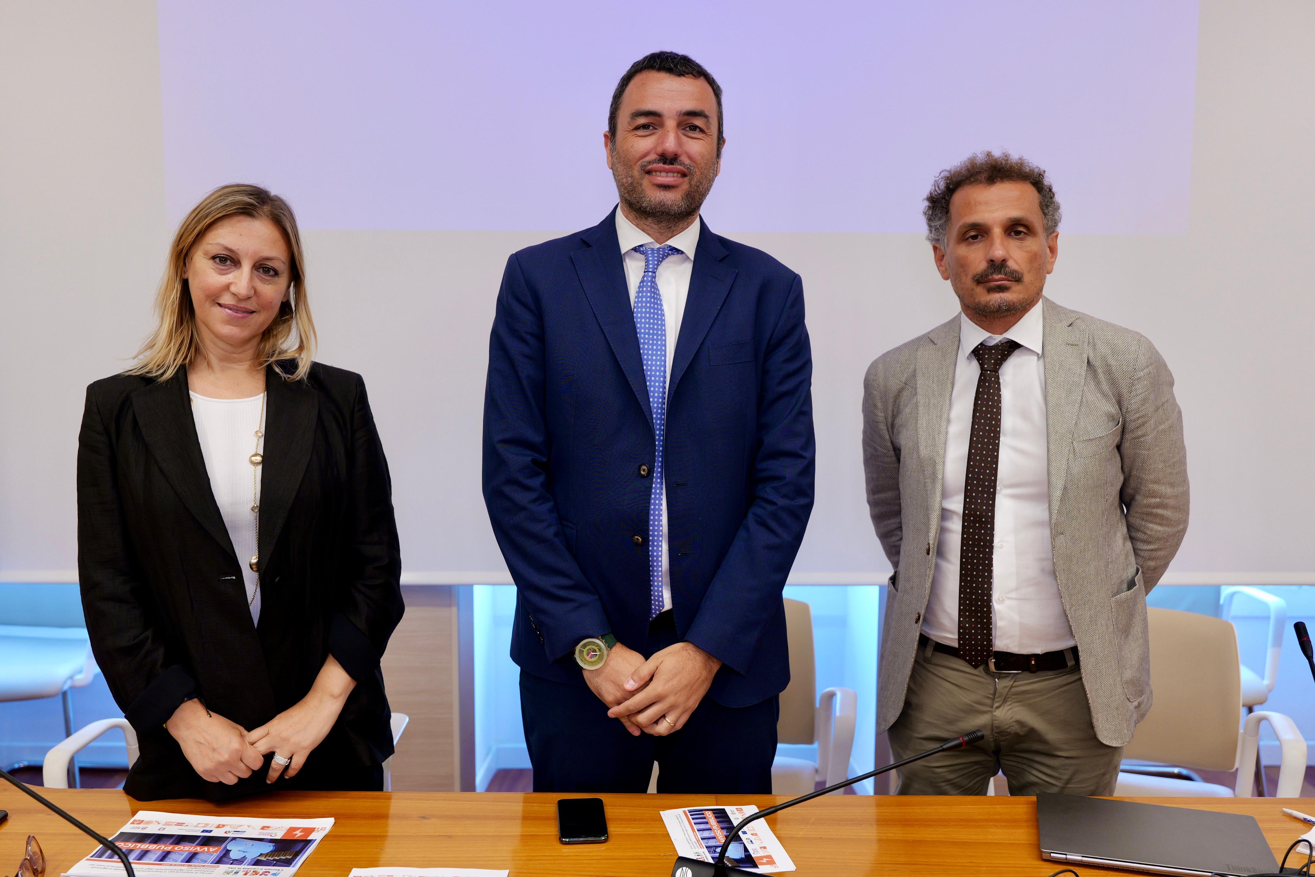 Galleria Presentazione dell’avviso pubblico per la Digitalizzazione degli archivi di edilizia privata dei Comuni pugliesi. L’assessore Delli Noci: la digitalizzazione a supporto di cittadini e imprese - Diapositiva 1 di 6