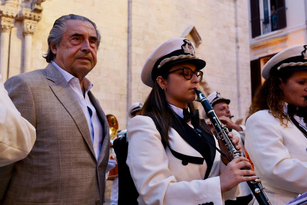 Galleria Grande accoglienza a Conversano per il Maestro Riccardo Muti: “Complimenti alla Regione Puglia per la legge sulle bande musicali” - Diapositiva 8 di 12