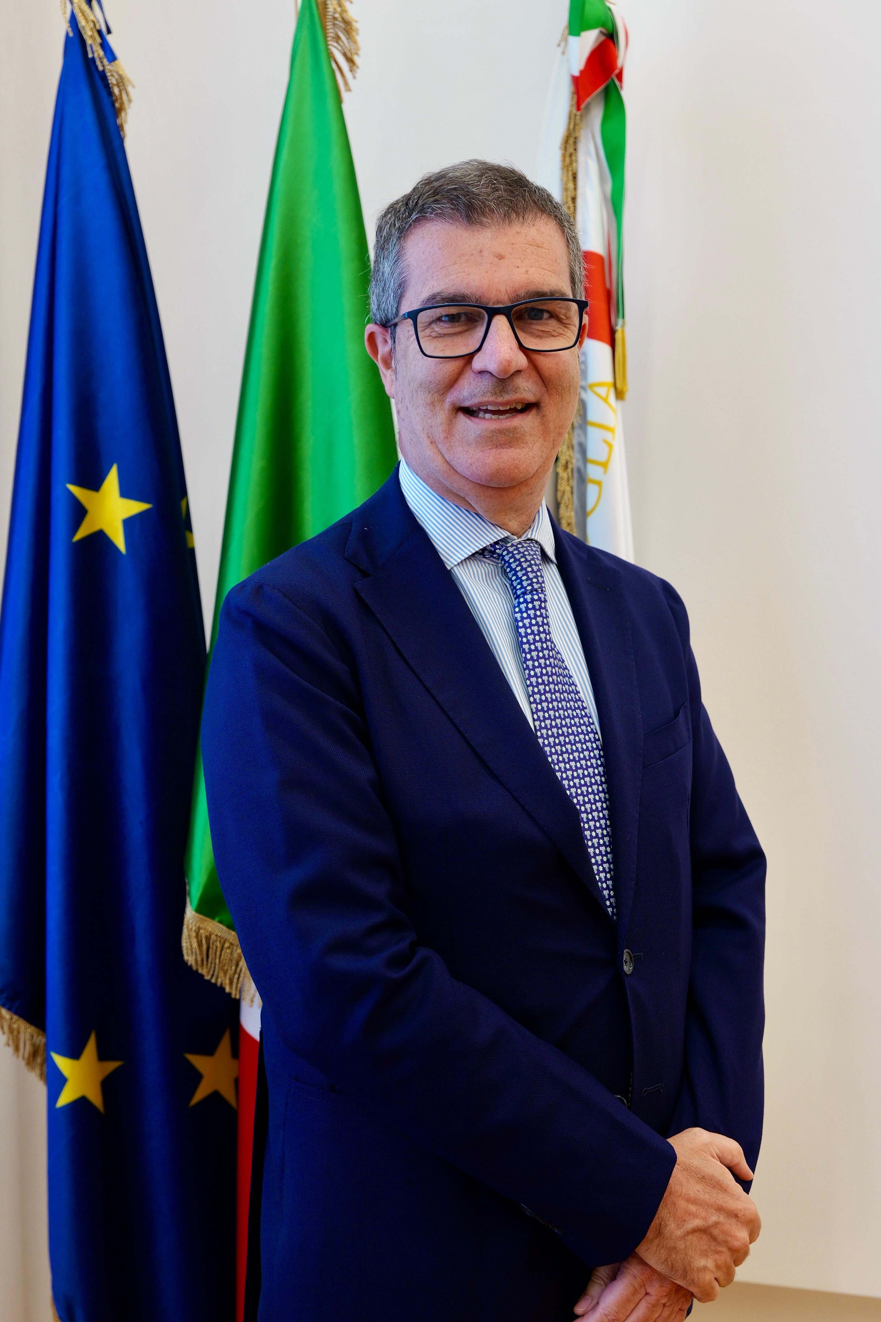 Galleria Sanità, Decaro incontra i nuovi direttori generali: “Il primo compito è prendersi cura dei pazienti” - Diapositiva 3 di 12