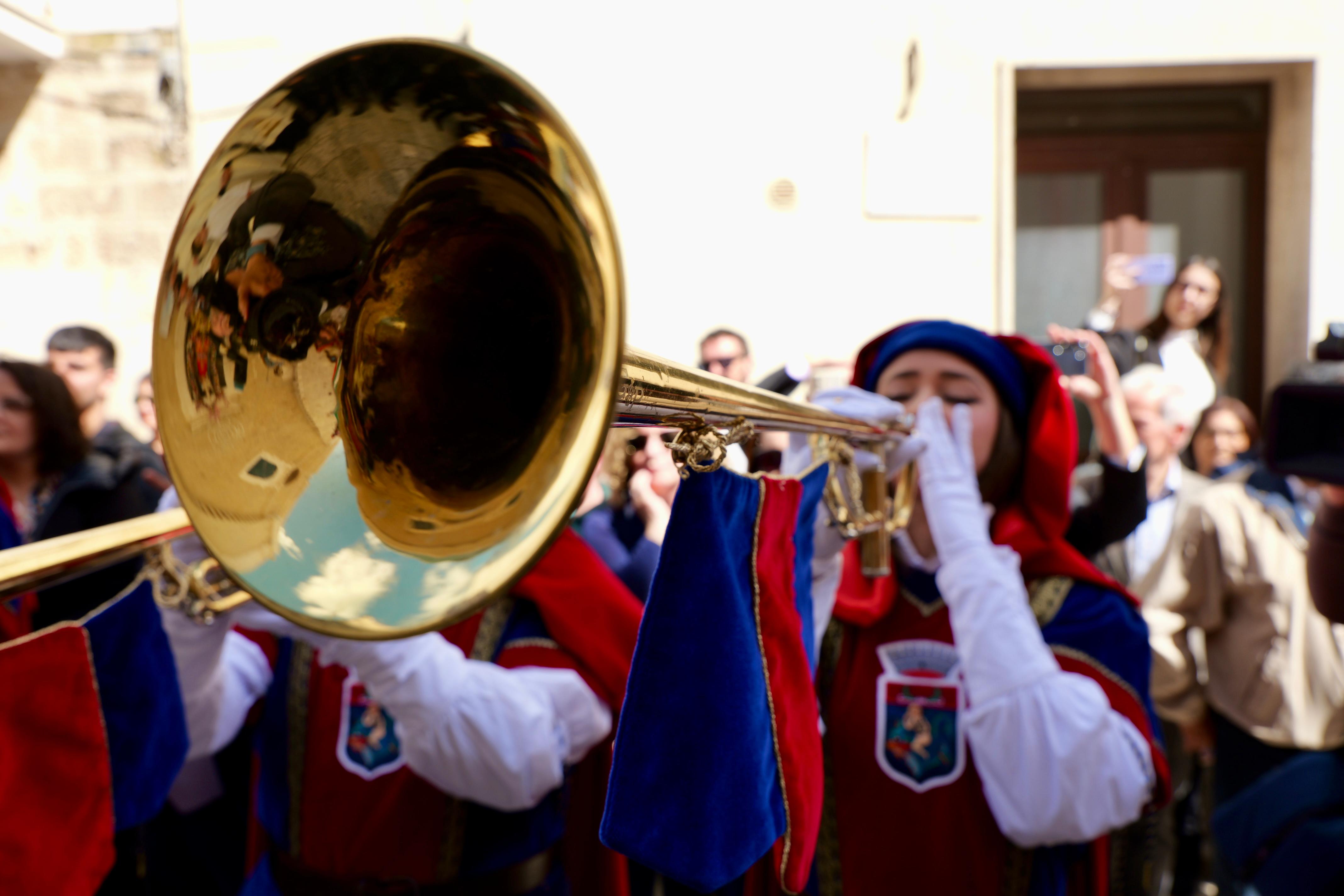 Galleria Cultura e Tradizione: Emiliano a celebrazione della 'Nzegna di Carovigno - Diapositiva 6 di 12