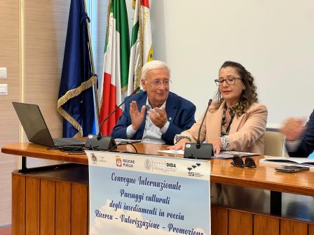 Galleria A Palagianello il convegno internazionale “Ricerca, studio e valorizzazione degli insediamenti in roccia”. Momento di sintesi degli studi sulla civiltà rupestre - Diapositiva 2 di 6