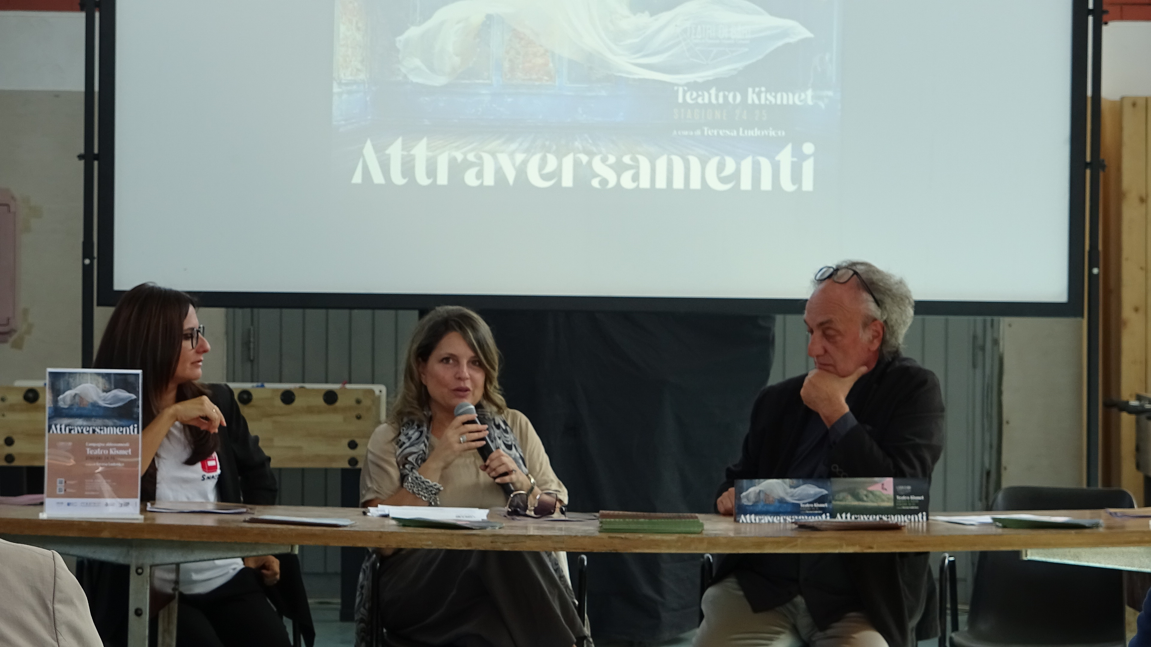 Galleria L'assessore Matrangola alla presentazione della stagione teatrale 2024-25 del Kismet dedicata agli 