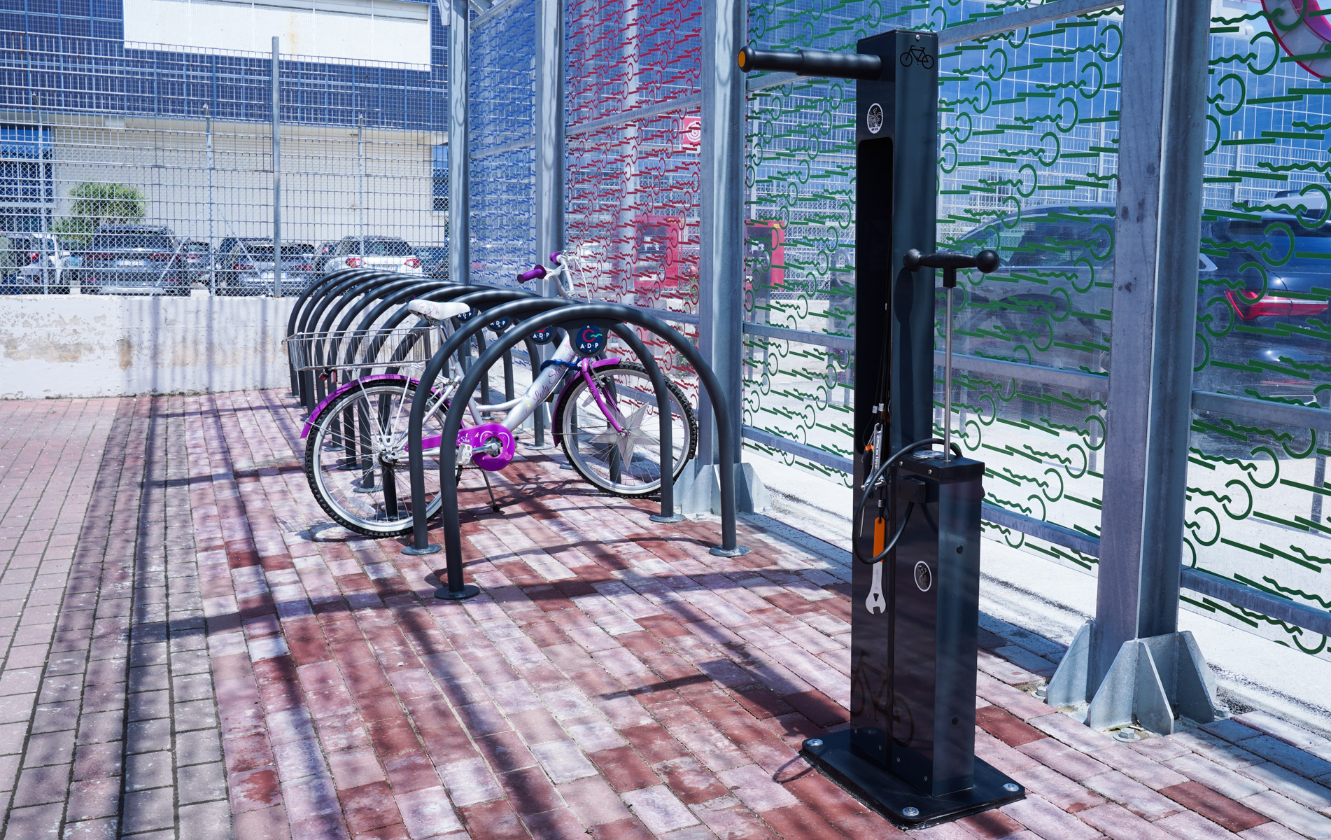 Galleria Trasporti, l’aeroporto di Bari è il primo bike friendly. Inaugurata la prima postazione per montaggio e smontaggio biciclette per i cicloturisti - Diapositiva 4 di 15