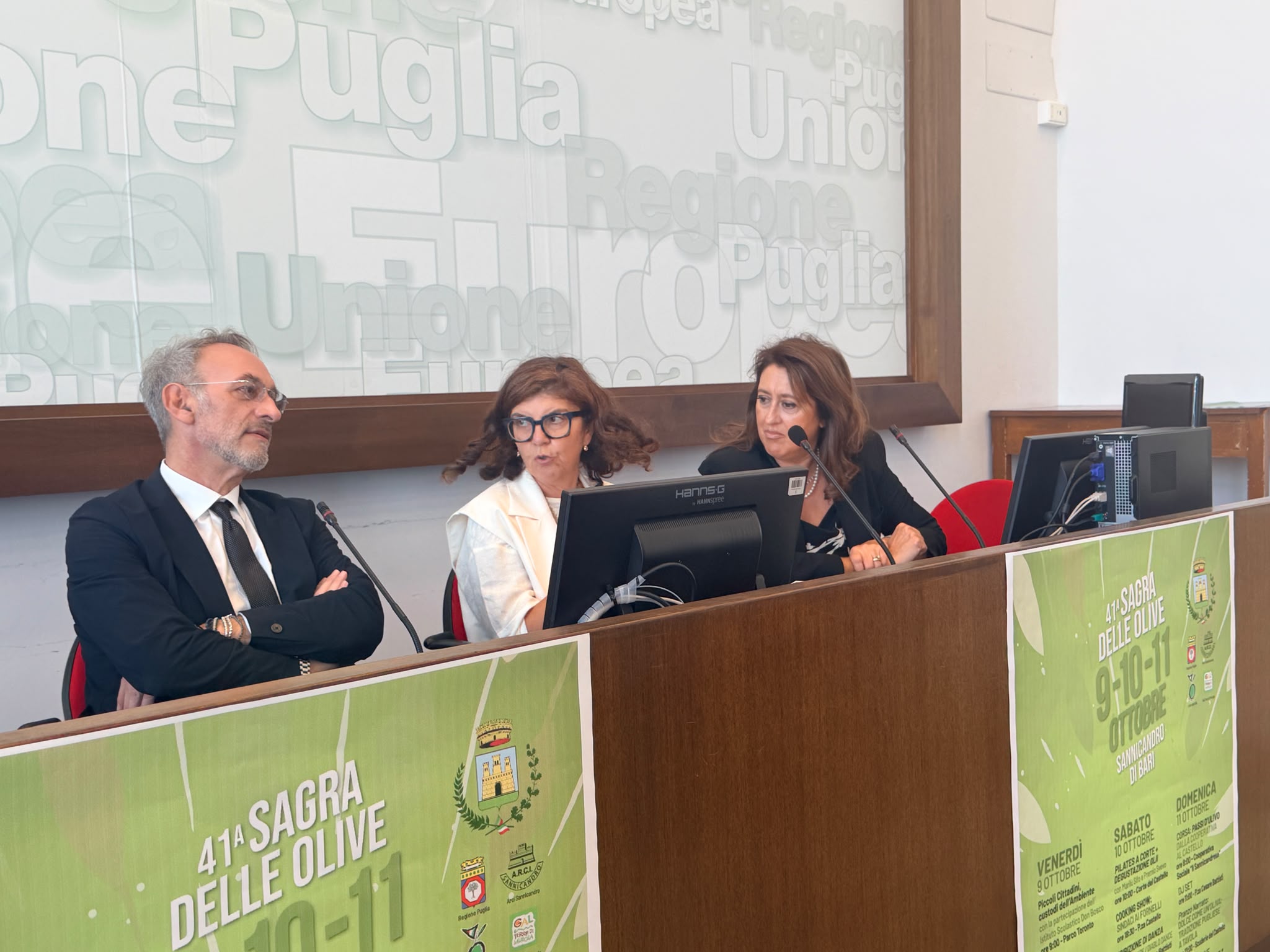 Galleria SAGRA DELLE OLIVE, A SANNICANDRO DI BARI LA 41ª EDIZIONE. PAOLICELLI: “PROMUOVERE LE NOSTRE PRODUZIONI SIGNIFICA RAFFORZARE LE FILIERE E IL VALORE DEL TERRITORIO” - Diapositiva 3 di 8