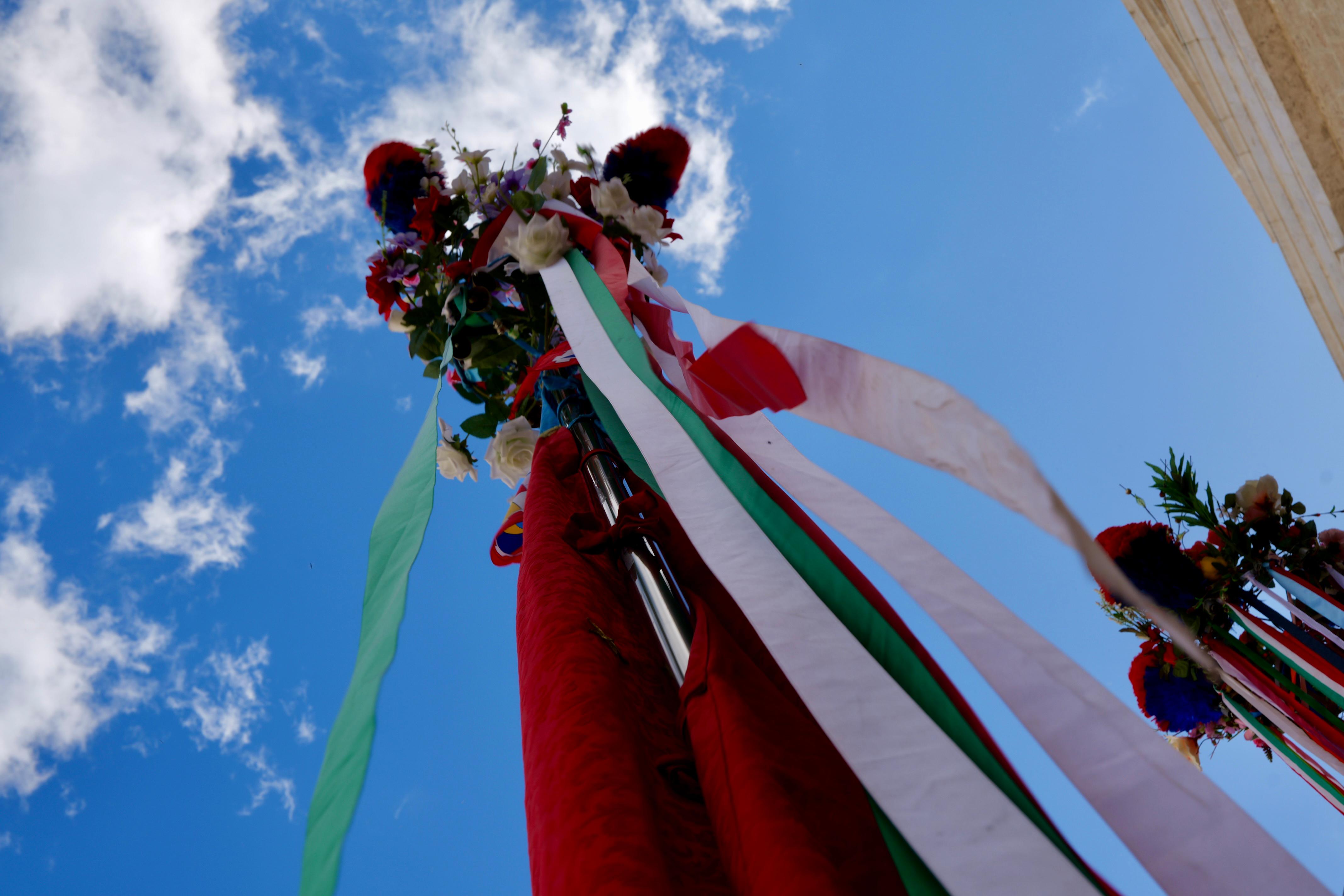 Galleria Cultura e Tradizione: Emiliano a celebrazione della 'Nzegna di Carovigno - Diapositiva 7 di 12