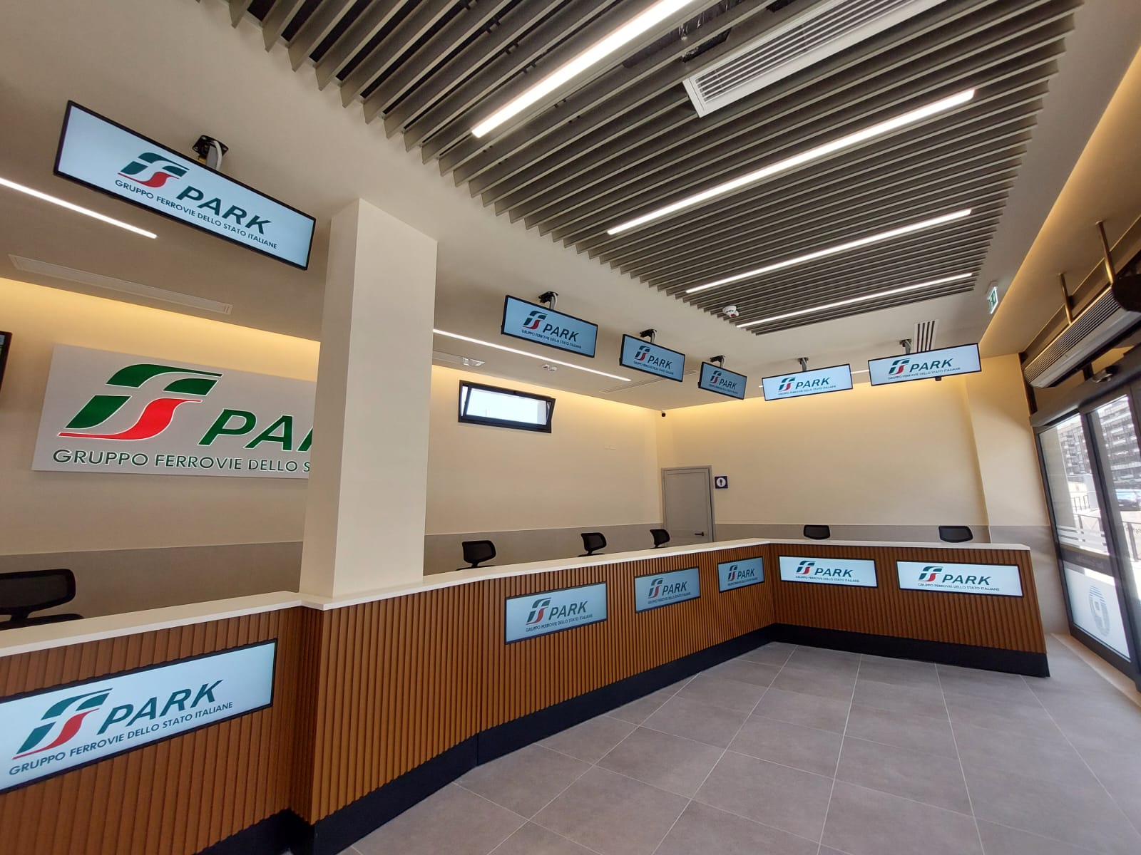 Galleria Trasporti, sopralluogo dell’assessore Ciliento al terminal bus di Bari Centrale che entrerà in funzione l’8 settembre - Diapositiva 10 di 11