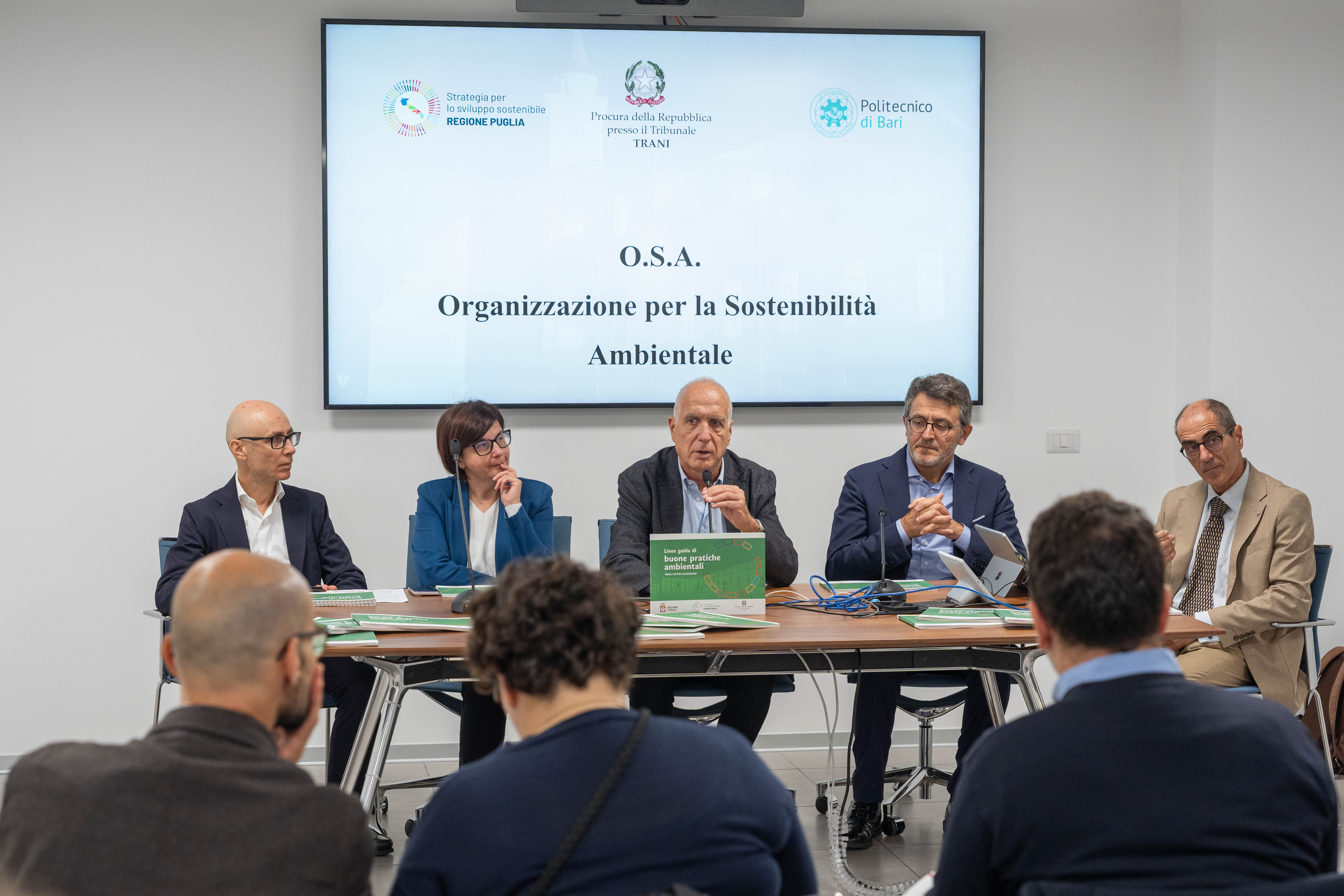 Galleria Sostenibilità ambientale negli uffici giudiziari, presentati i risultati dell’accordo tra Procura della Repubblica di Trani, Regione Puglia e Politecnico di Bari - Diapositiva 10 di 11