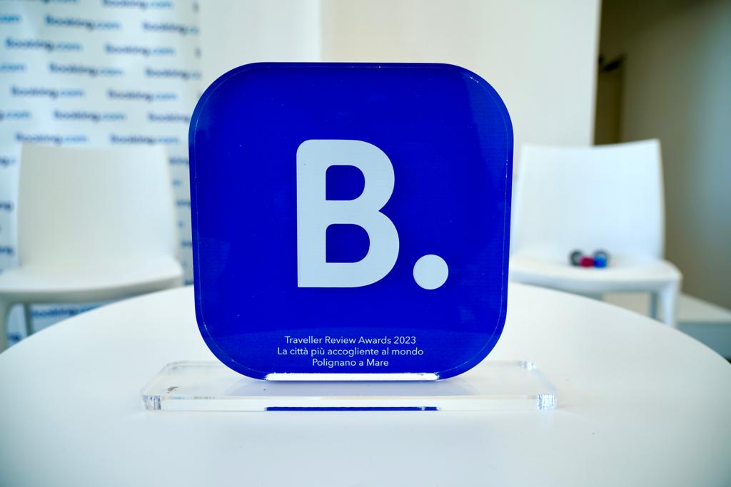 Galleria Booking.com premia Polignano a Mare quale città più accogliente al mondo: la speciale cerimonia dedicata ai Traveller Review Awards 2023 - Diapositiva 1 di 18