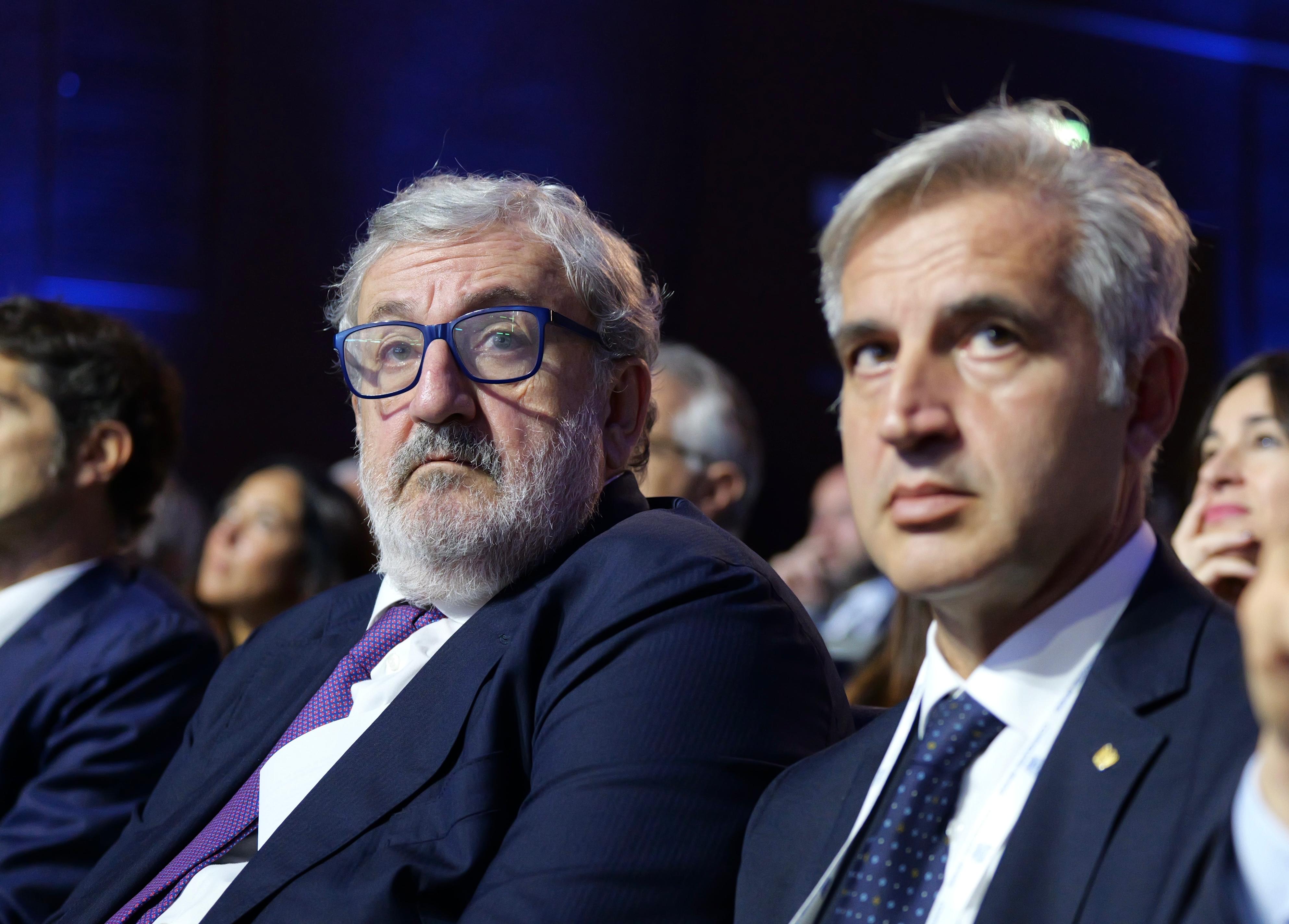 Galleria Il presidente Emiliano all’evento per gli 80 anni di Confindustria Brindisi: “Per le dismissioni di Enel e della Chimica la Regione si muove con discrezione, il prezzo non possono pagarlo i lavoratori” - Diapositiva 2 di 7