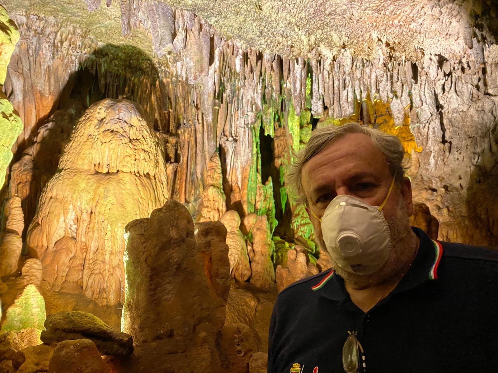 Galleria Emiliano alla riapertura delle Grotte di Castellana: “venite a visitarle, sono uniche al mondo” - Diapositiva 8 di 13