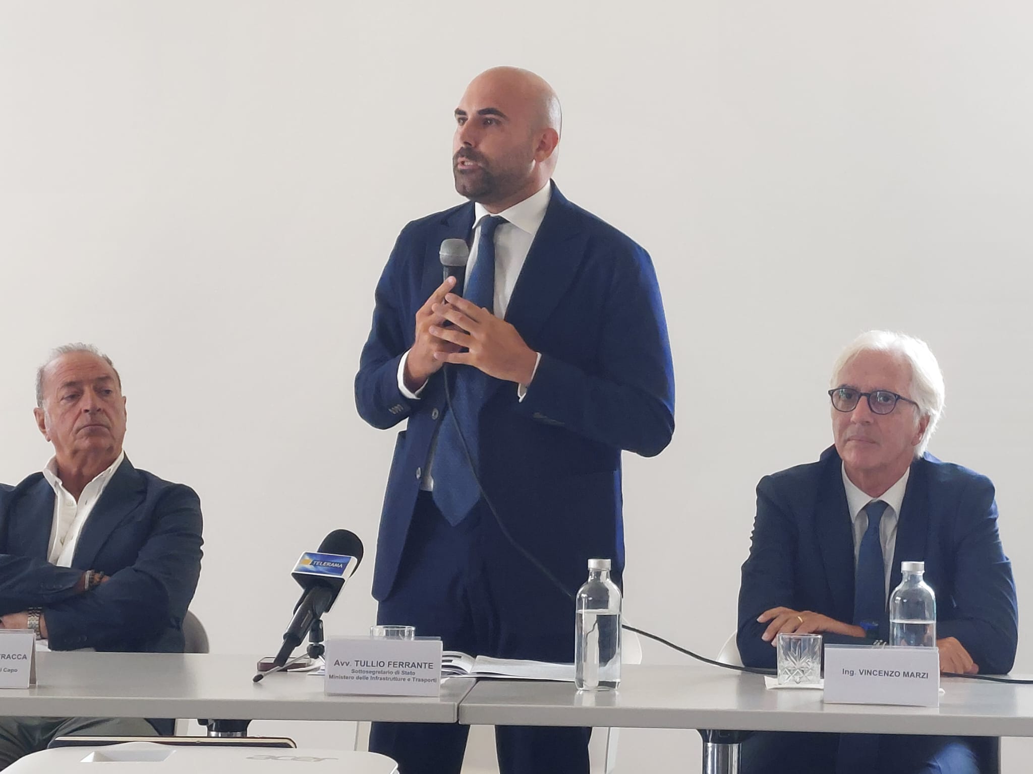 Galleria Trasporti e infrastrutture in Salento, l’assessore Ciliento ha partecipato all’incontro con il sottosegretario Ferrante a Castrignano del Capo - Diapositiva 4 di 5