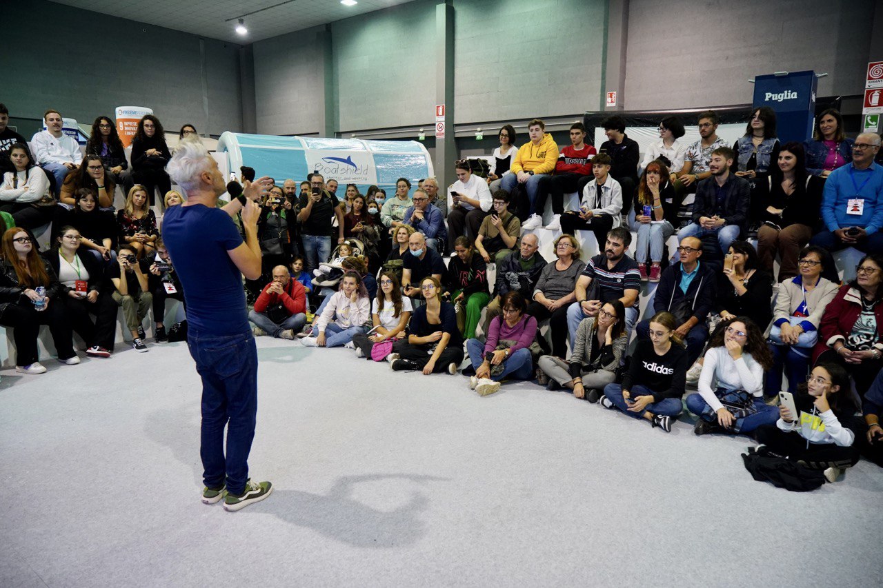 Galleria Il prof. Vincenzo Schettini ospite al Salone dell'Innovazione alla Fiera del Levante - Diapositiva 4 di 8