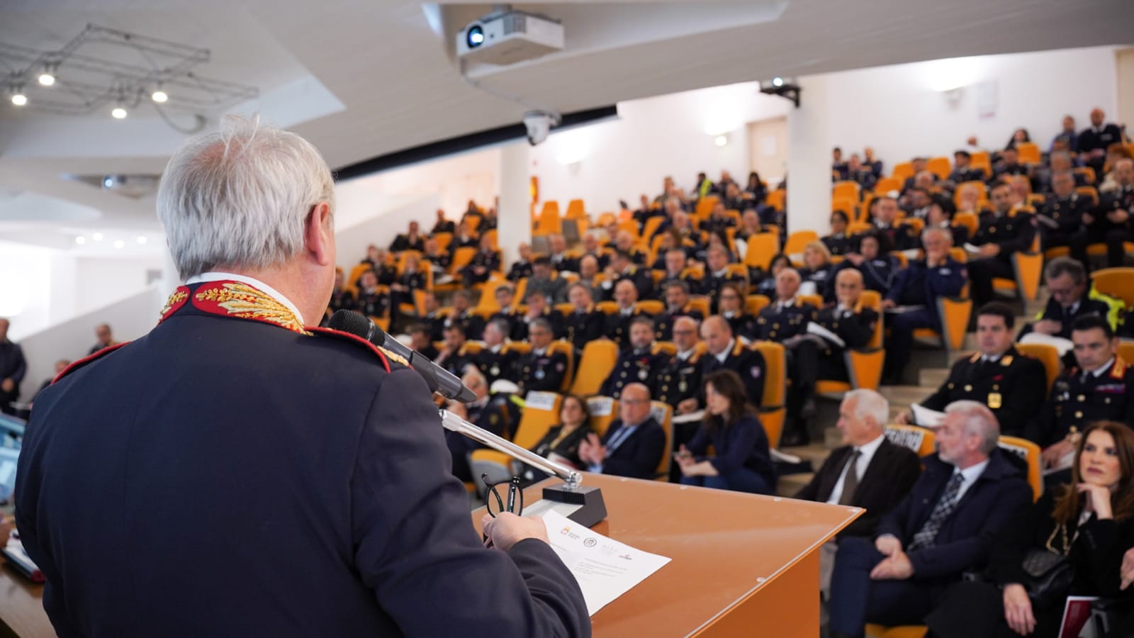 Galleria PRESENTATA A BARI LA SCUOLA REGIONALE DELLA POLIZIA LOCALE. EMILIANO: “UN CERVELLO COLLETTIVO A DISPOSIZIONE DI TUTTI. PER DIVENTARE MIGLIORI, BISOGNA STUDIARE” - Diapositiva 4 di 12