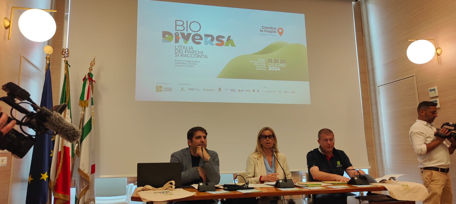 Galleria Turismo & ambiente con “Biodiversa. L’Italia dei parchi si racconta” a Gravina in Puglia - Diapositiva 1 di 6