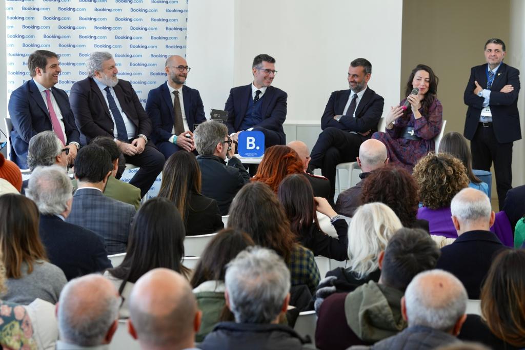 Galleria Booking.com premia Polignano a Mare quale città più accogliente al mondo: la speciale cerimonia dedicata ai Traveller Review Awards 2023 - Diapositiva 15 di 18