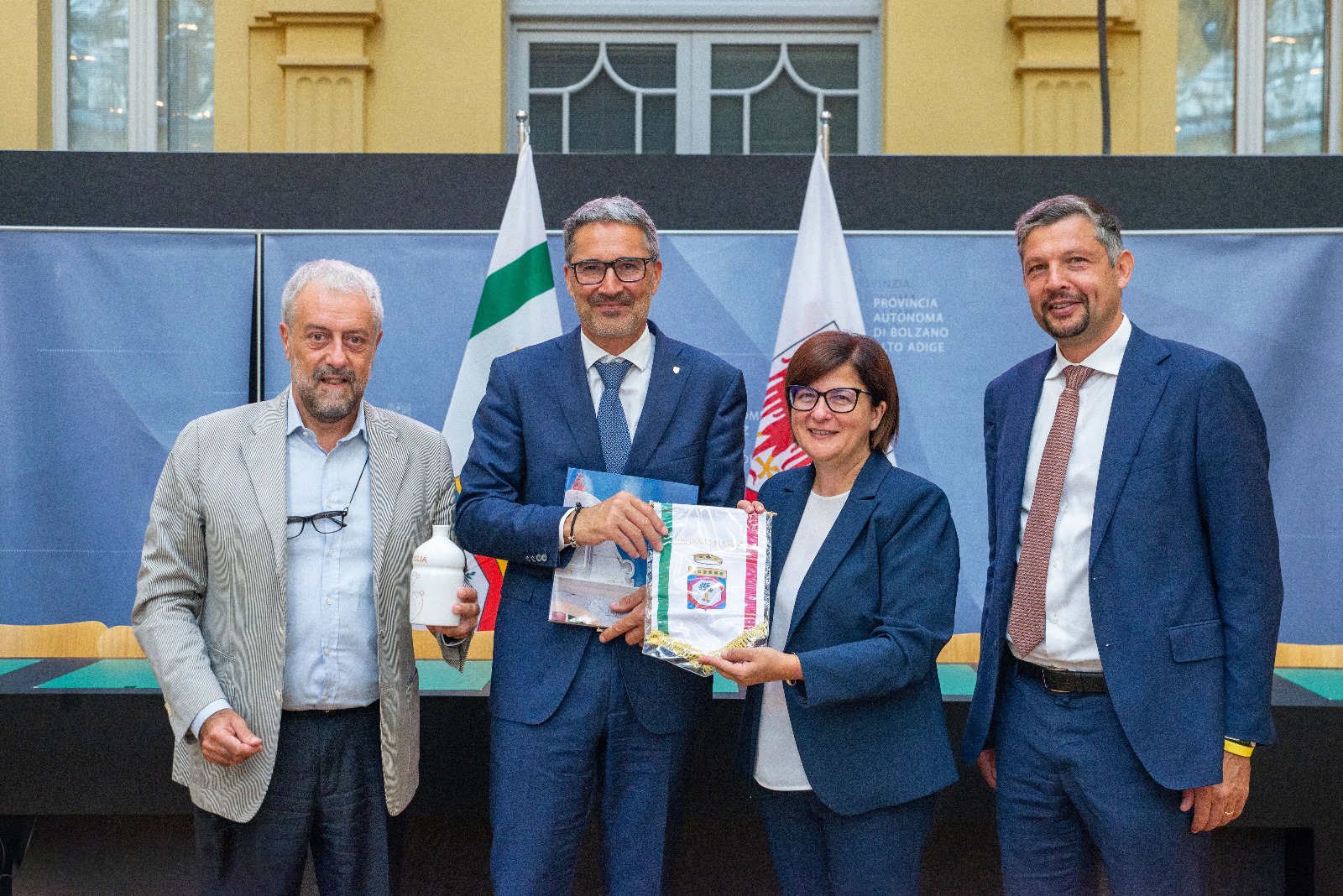 Galleria Puglia e Alto Adige firmano un accordo per la promozione dell’uso dell’idrogeno nel settore trasporti e della transizione ecologica - Diapositiva 6 di 9