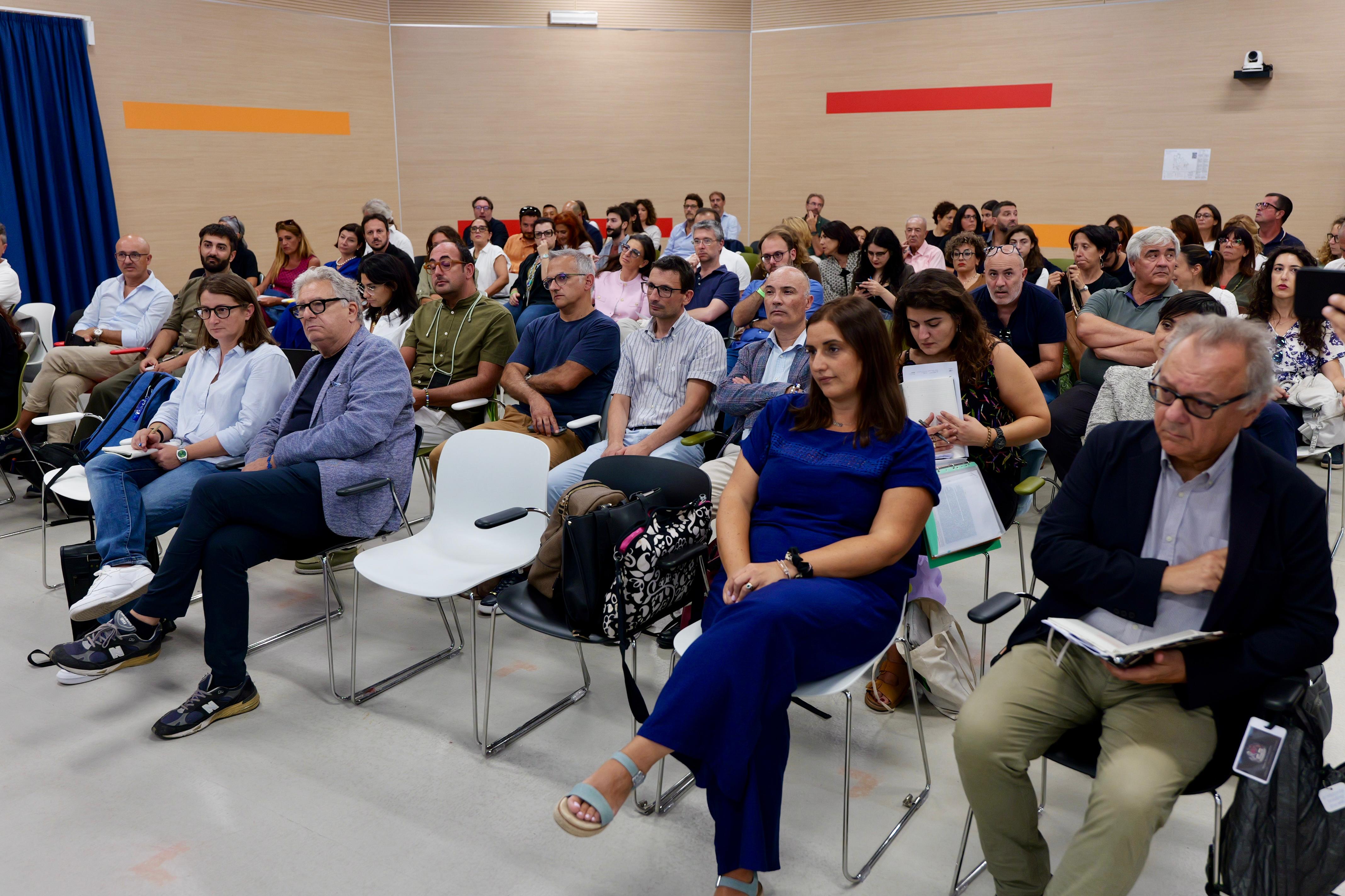 Galleria Infoday del Programma Interreg IPA South Adriatic per formare i beneficiari dei 43 progetti approvati con la standard call - Diapositiva 7 di 11