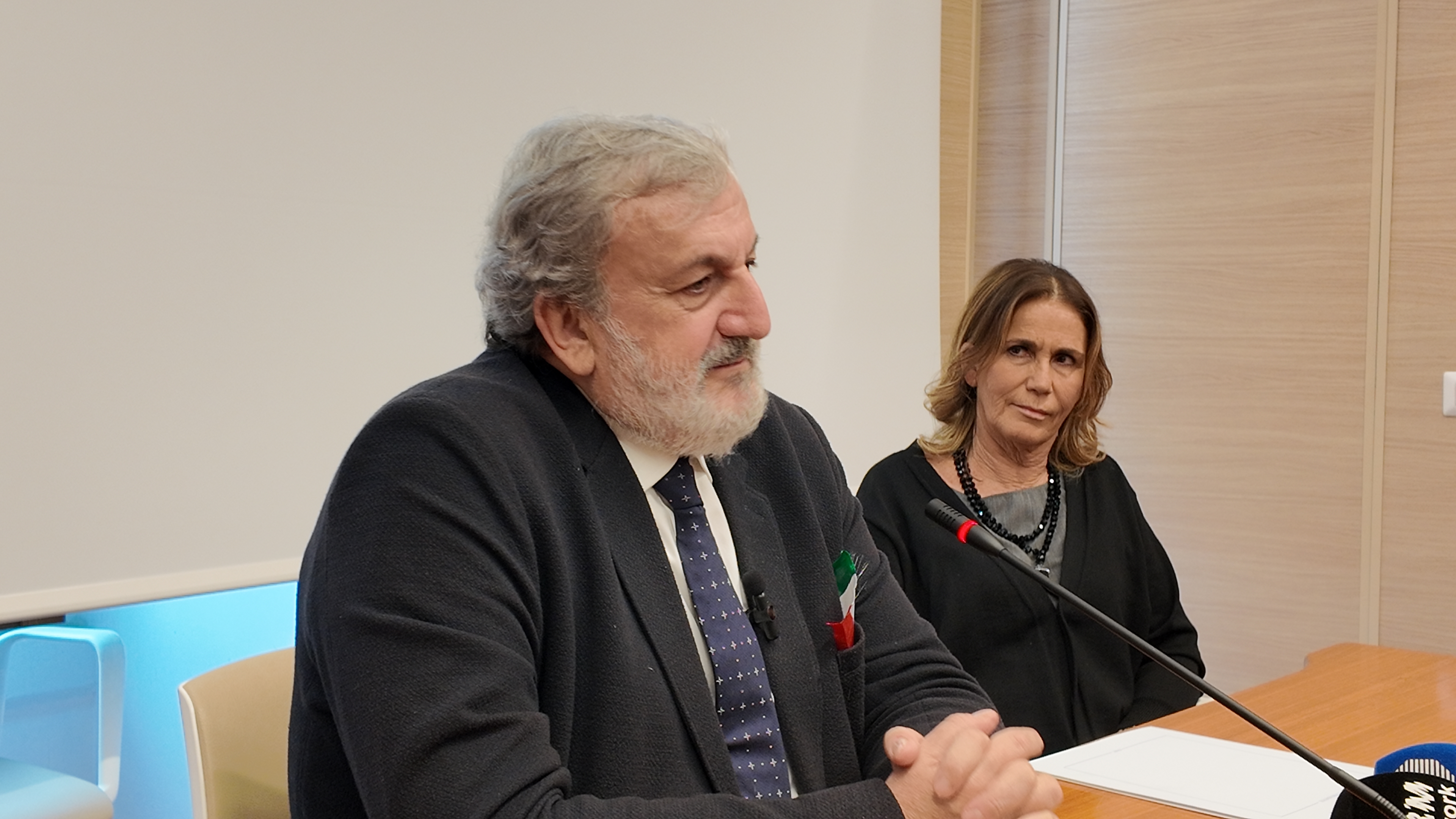 Galleria AUTONOMIA DIFFERENZIATA, IL PRESIDENTE EMILIANO: “UNA BELLA GIORNATA PER CHI HA DEDICATO LA SUA VITA ALLA REPUBBLICA” - Diapositiva 4 di 14