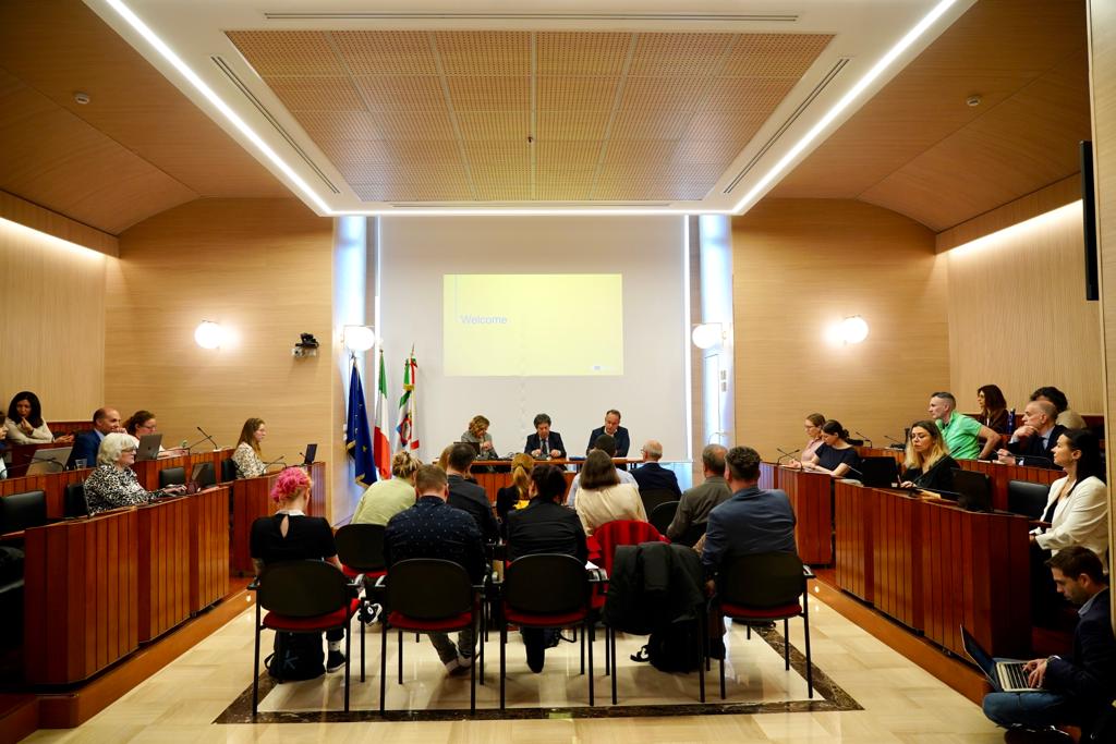 Galleria A Bari seminario sulla comunicazione dei fondi europei con i responsabili di 16 paesi Ue e della Commissione europea - Diapositiva 10 di 10