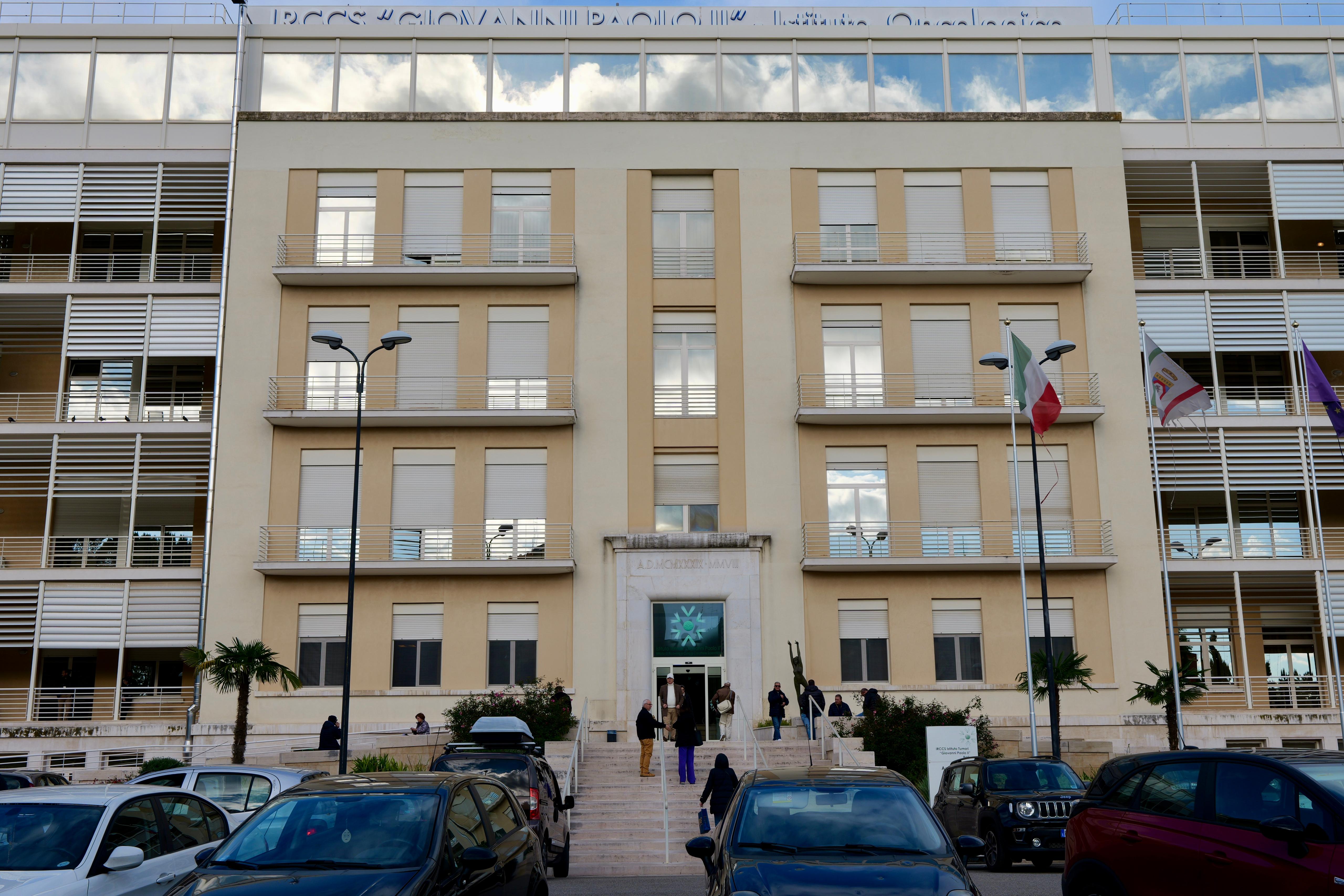 Galleria Il presidente Emiliano alla stabilizzazione di 24 precari dell'Istituto Oncologico di Bari - Diapositiva 7 di 8