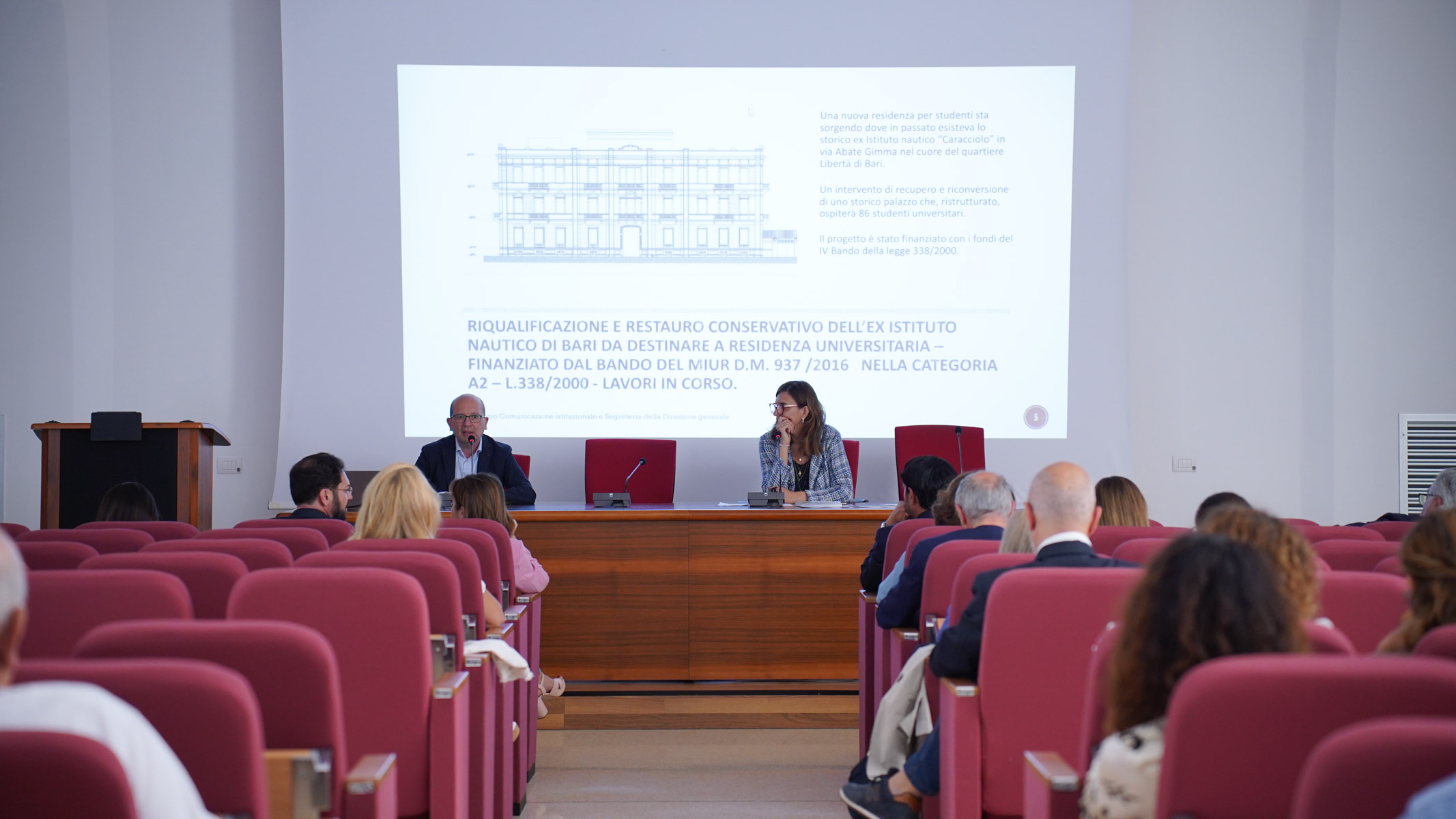 Galleria L’assessore Leo “Il presente e il futuro del diritto allo studio per una Puglia Regione Universitaria” - Diapositiva 5 di 13